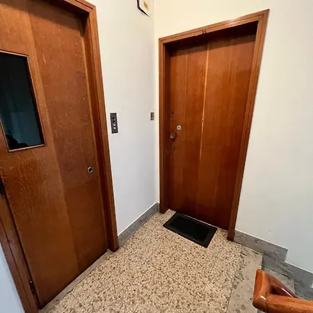 Locchi Апартаменти *