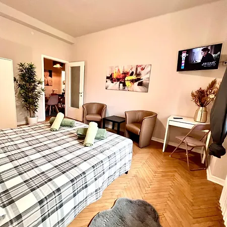 Locchi Апартаменти