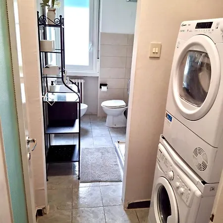 Апартаменти Locchi *